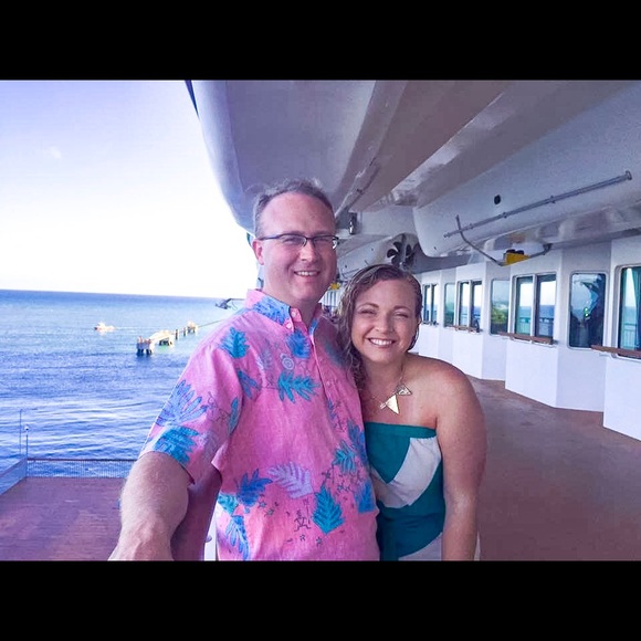 Meet your Posher, Jennifer - Picture 3 of 3